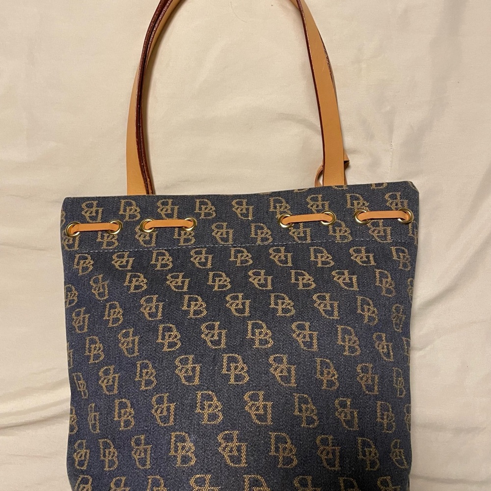 Dooney & Burke Large monogram bucket purse - Picture 2 of 7